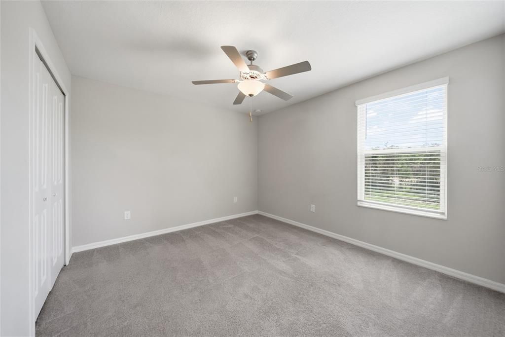 For Sale: $366,900 (5 beds, 2 baths, 2389 Square Feet)