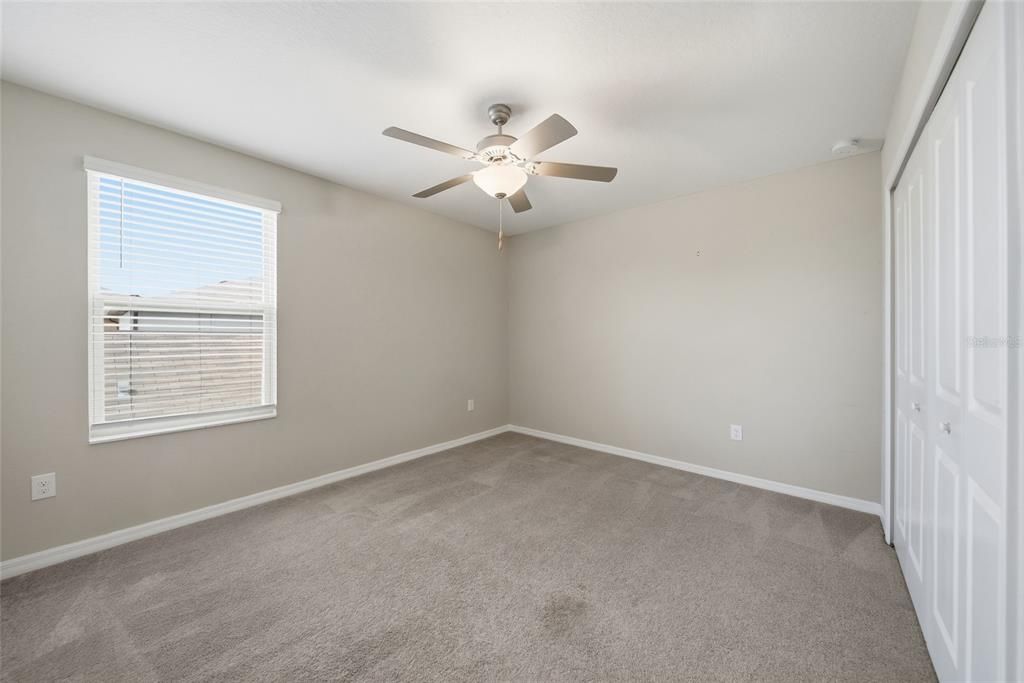 For Sale: $366,900 (5 beds, 2 baths, 2389 Square Feet)