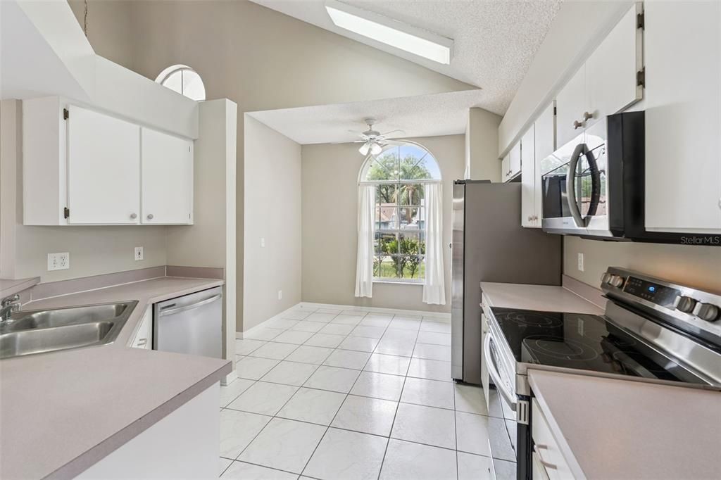 For Sale: $359,000 (3 beds, 2 baths, 1693 Square Feet)