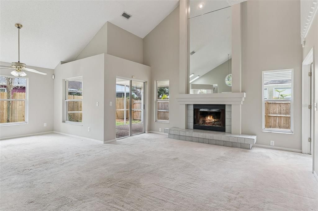 For Sale: $359,000 (3 beds, 2 baths, 1693 Square Feet)