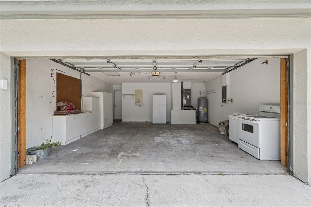 For Sale: $359,000 (3 beds, 2 baths, 1693 Square Feet)