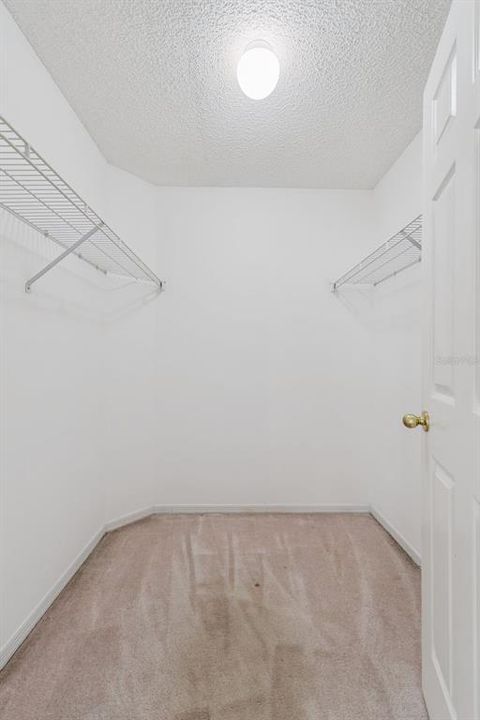For Sale: $359,000 (3 beds, 2 baths, 1693 Square Feet)