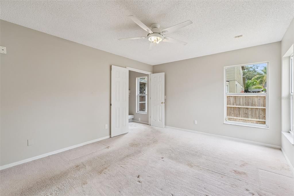 For Sale: $359,000 (3 beds, 2 baths, 1693 Square Feet)