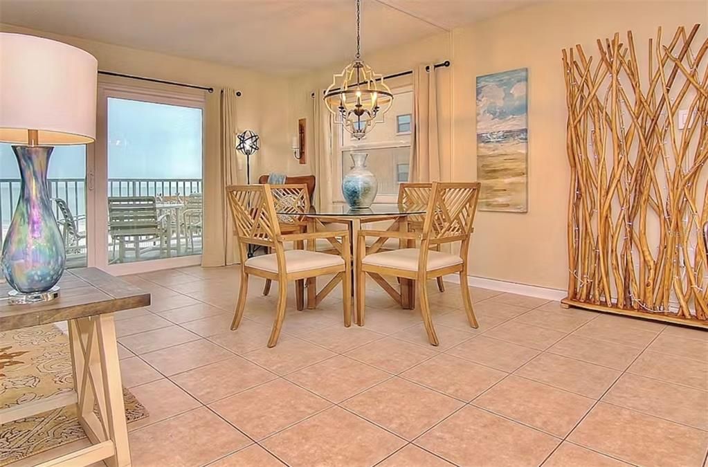 For Sale: $759,990 (2 beds, 2 baths, 1090 Square Feet)