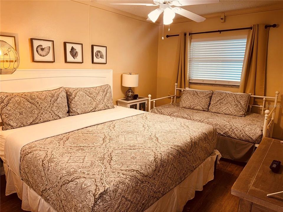 For Sale: $759,990 (2 beds, 2 baths, 1090 Square Feet)