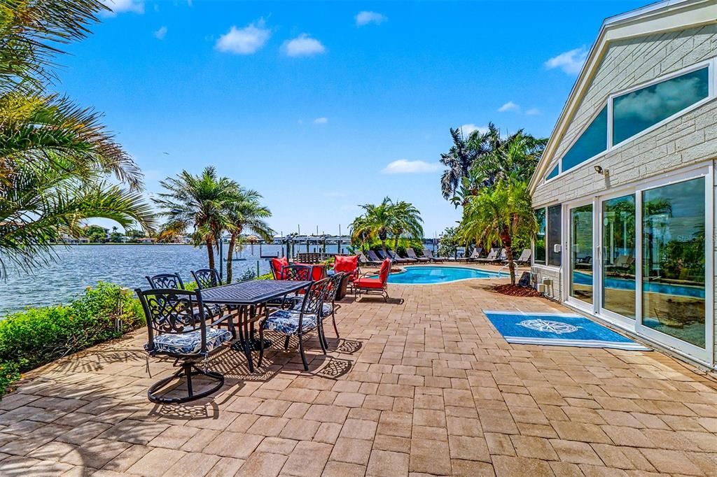 For Sale: $2,999,000 (4 beds, 3 baths, 2783 Square Feet)