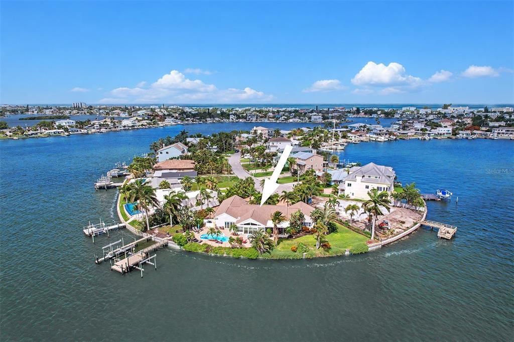 For Sale: $2,999,000 (4 beds, 3 baths, 2783 Square Feet)