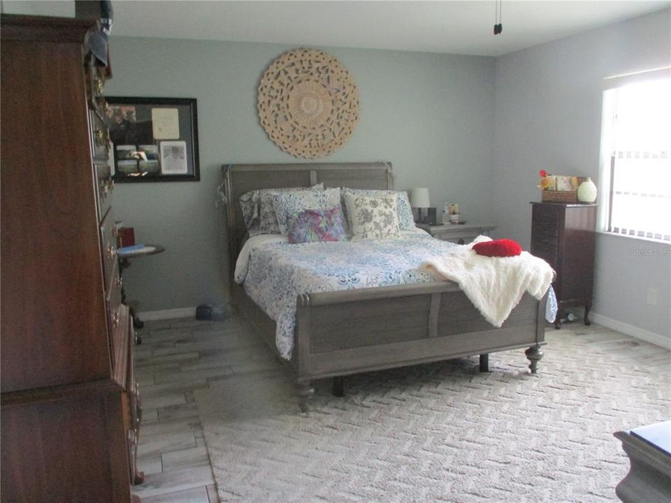 For Rent: $2,100 (2 beds, 2 baths, 1399 Square Feet)