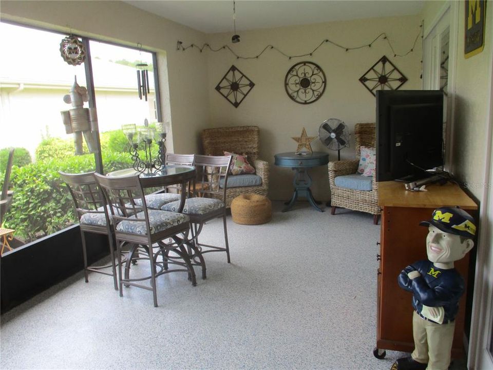 For Rent: $2,100 (2 beds, 2 baths, 1399 Square Feet)