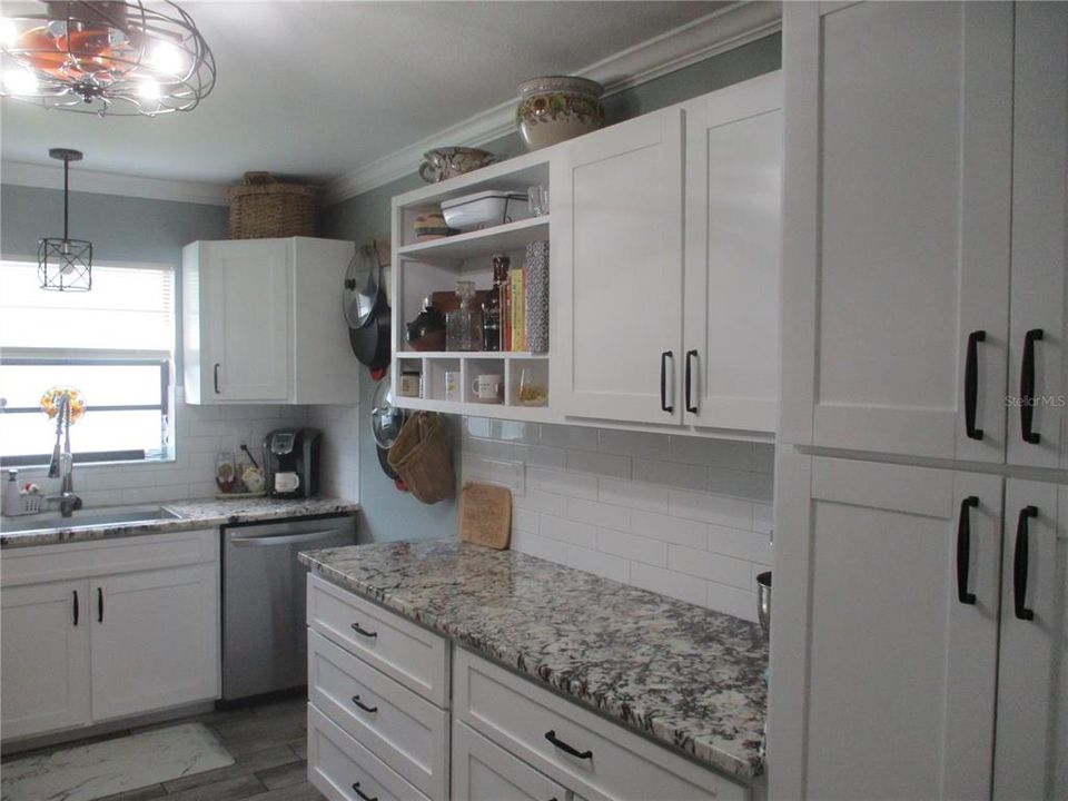 For Rent: $2,100 (2 beds, 2 baths, 1399 Square Feet)