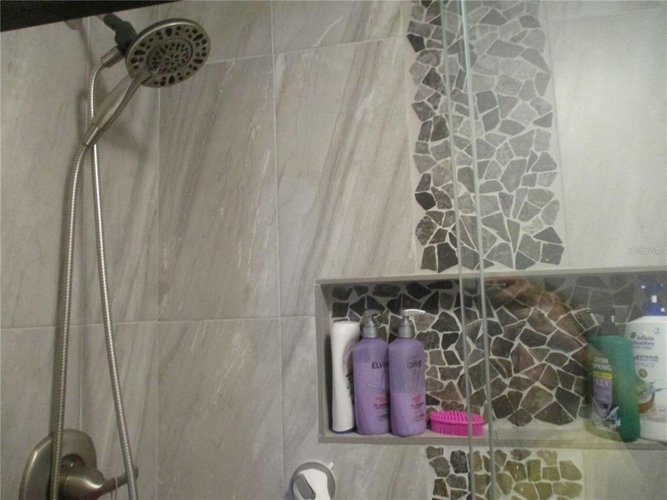 For Rent: $2,100 (2 beds, 2 baths, 1399 Square Feet)
