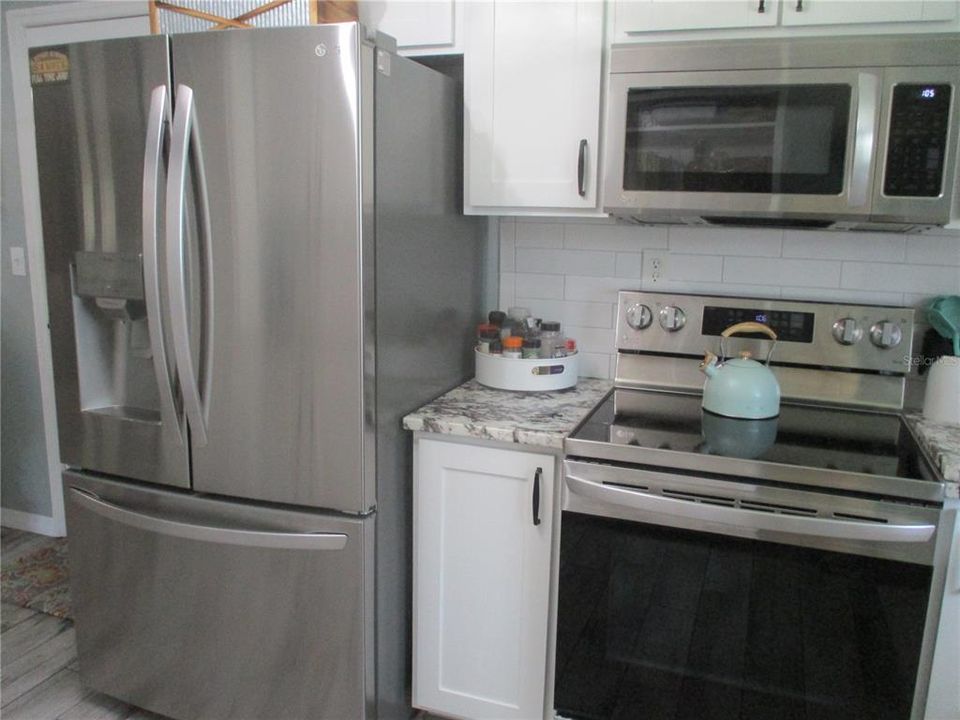 For Rent: $2,100 (2 beds, 2 baths, 1399 Square Feet)