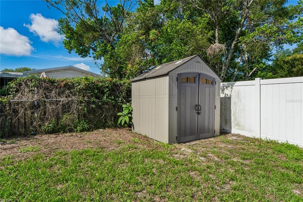 For Sale: $230,000 (3 beds, 1 baths, 932 Square Feet)
