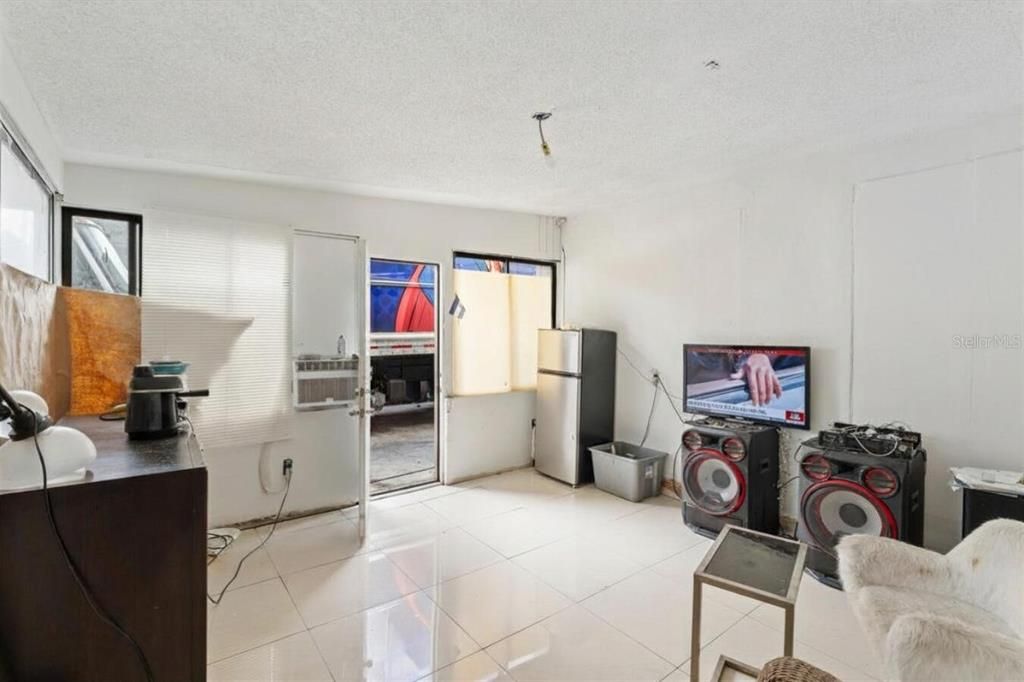 For Sale: $745,000 (7 beds, 4 baths, 2216 Square Feet)