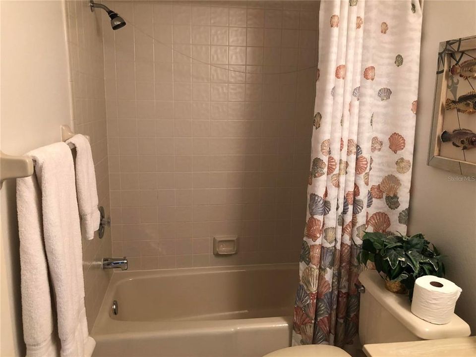 For Sale: $249,900 (2 beds, 2 baths, 1274 Square Feet)