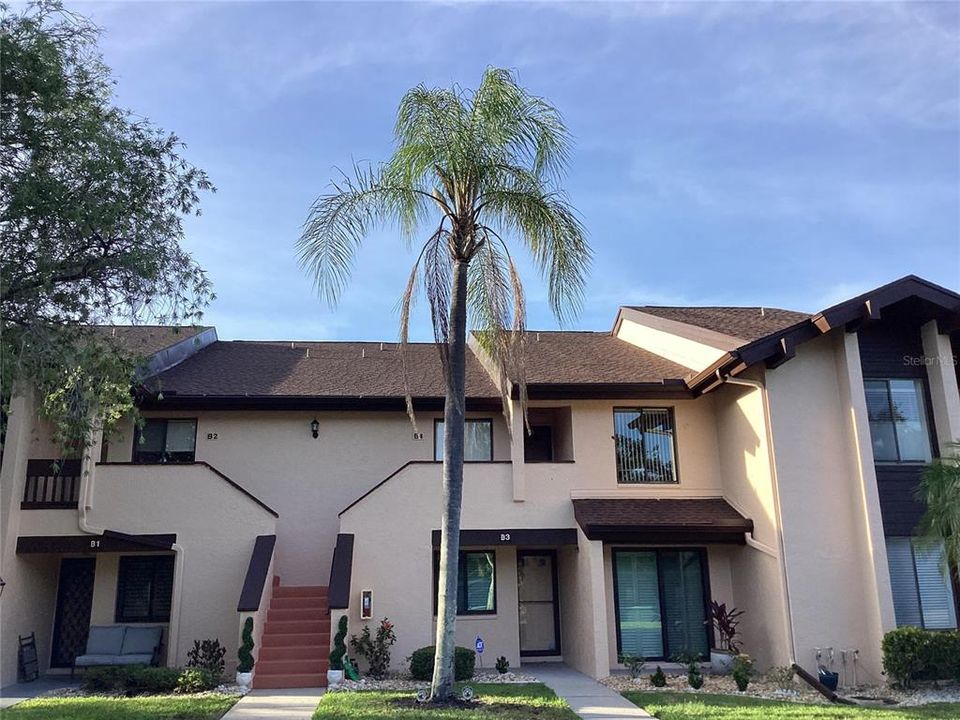 For Sale: $249,900 (2 beds, 2 baths, 1274 Square Feet)