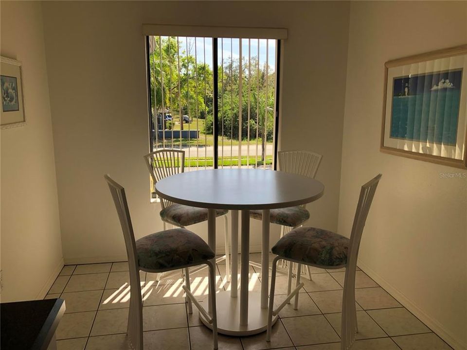 For Sale: $249,900 (2 beds, 2 baths, 1274 Square Feet)