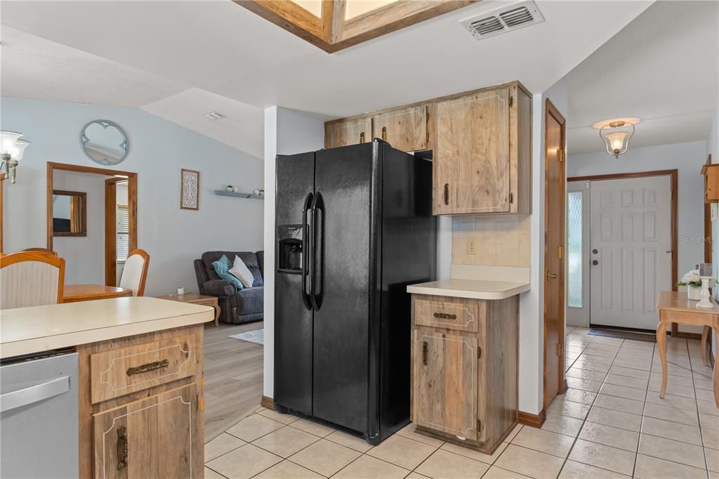 For Sale: $294,000 (3 beds, 2 baths, 1415 Square Feet)