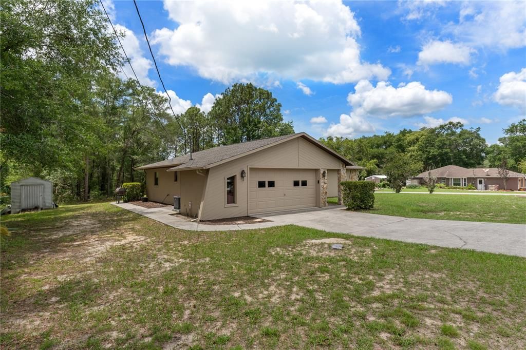 For Sale: $294,000 (3 beds, 2 baths, 1415 Square Feet)