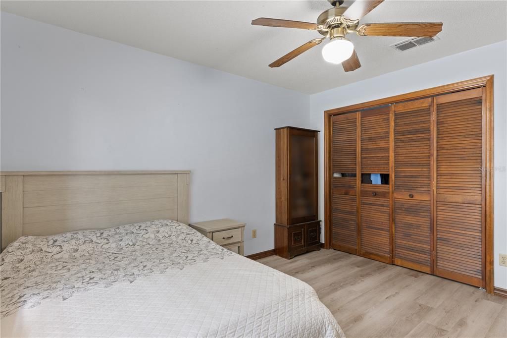 For Sale: $294,000 (3 beds, 2 baths, 1415 Square Feet)
