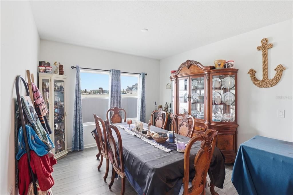 For Sale: $375,000 (4 beds, 3 baths, 2180 Square Feet)