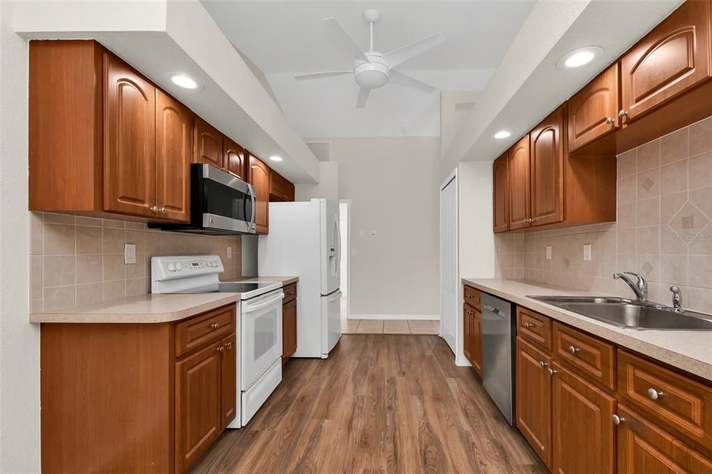 For Sale: $360,000 (3 beds, 2 baths, 1667 Square Feet)