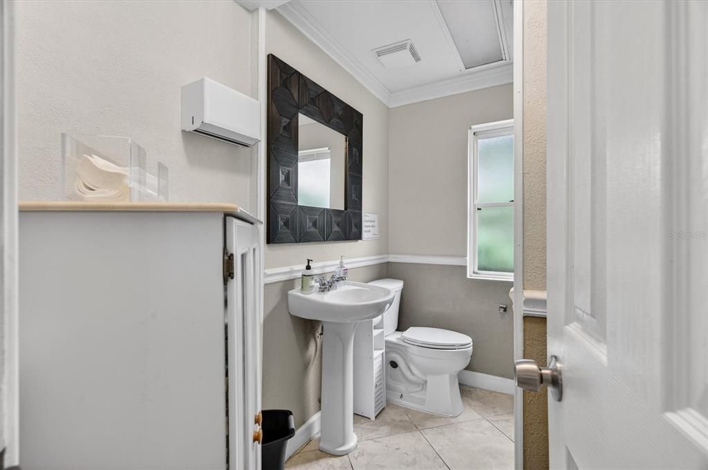 For Sale: $525,000 (0 beds, 0 baths, 924 Square Feet)