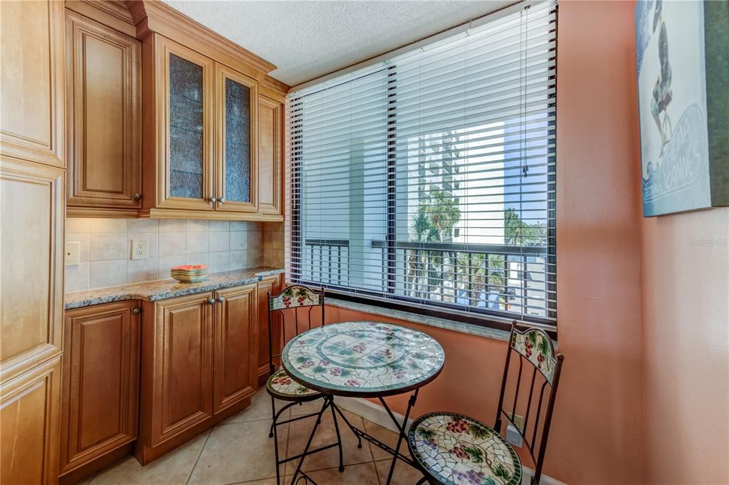 For Rent: $4,000 (2 beds, 2 baths, 1180 Square Feet)