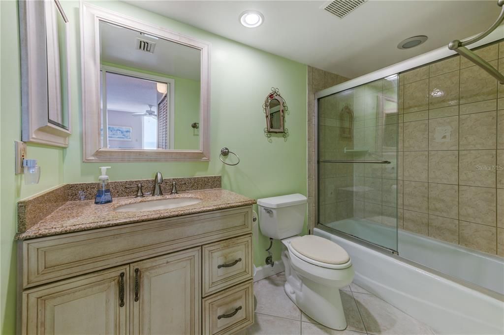 For Rent: $4,000 (2 beds, 2 baths, 1180 Square Feet)