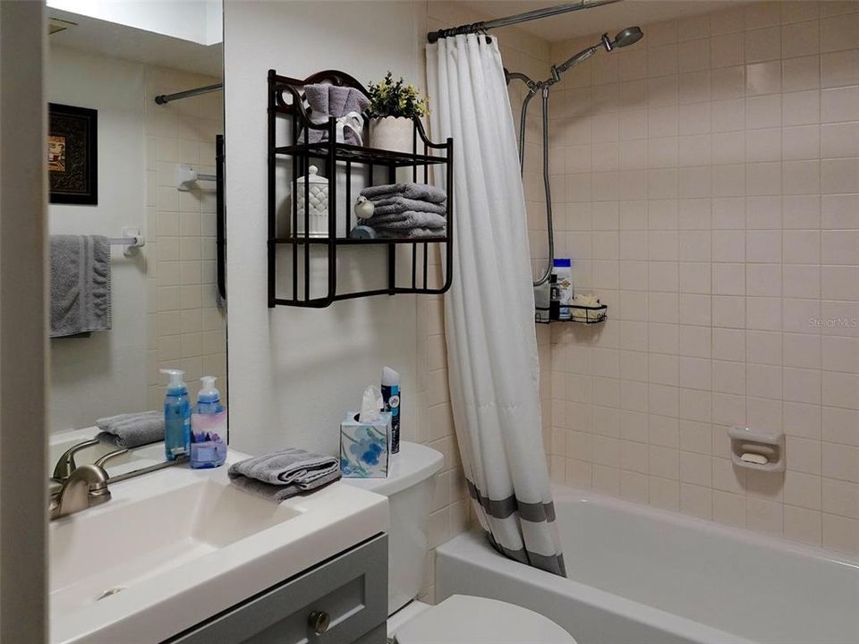 For Sale: $135,500 (2 beds, 2 baths, 1044 Square Feet)