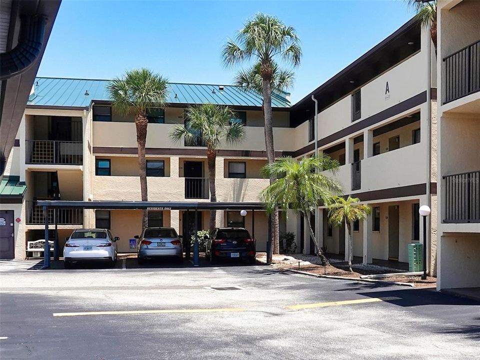 For Sale: $135,500 (2 beds, 2 baths, 1044 Square Feet)