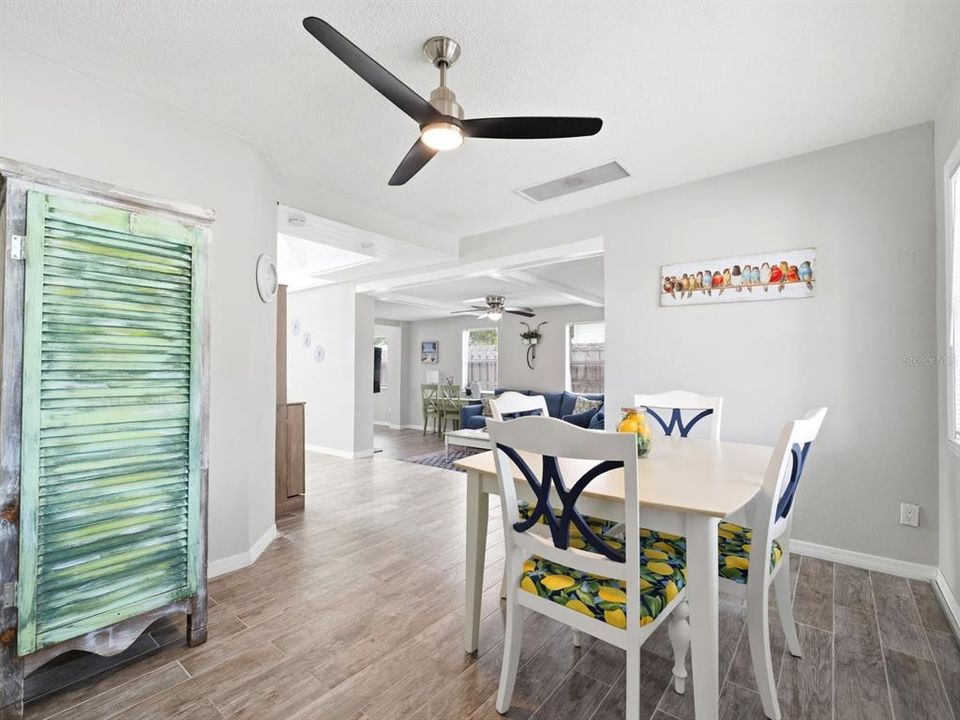 For Sale: $689,000 (2 beds, 2 baths, 1148 Square Feet)