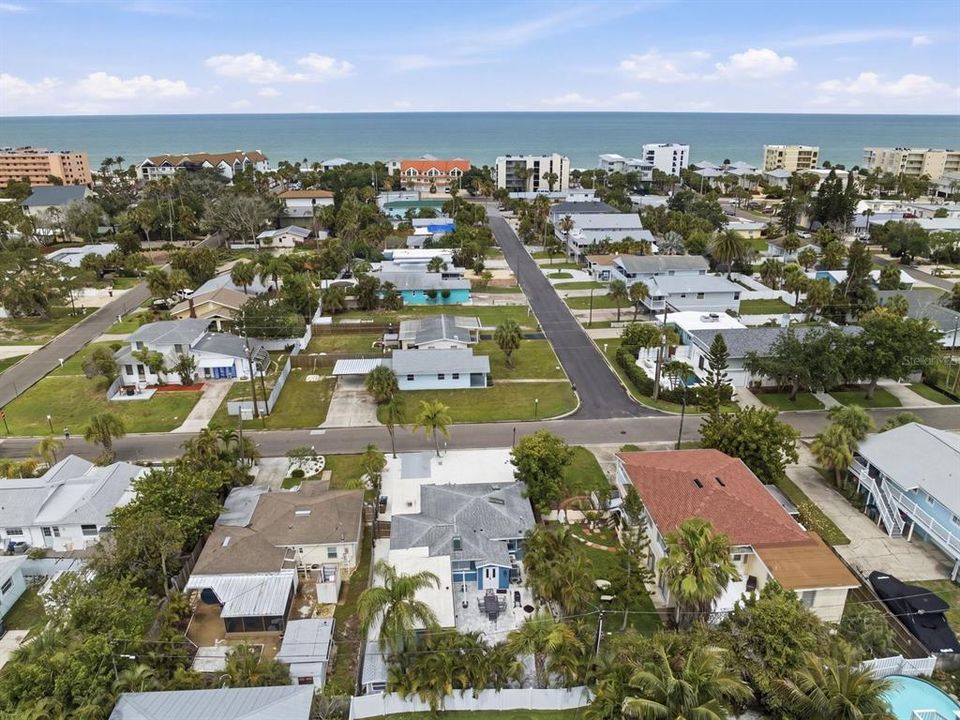 For Sale: $689,000 (2 beds, 2 baths, 1148 Square Feet)