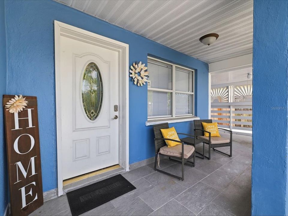 For Sale: $689,000 (2 beds, 2 baths, 1148 Square Feet)