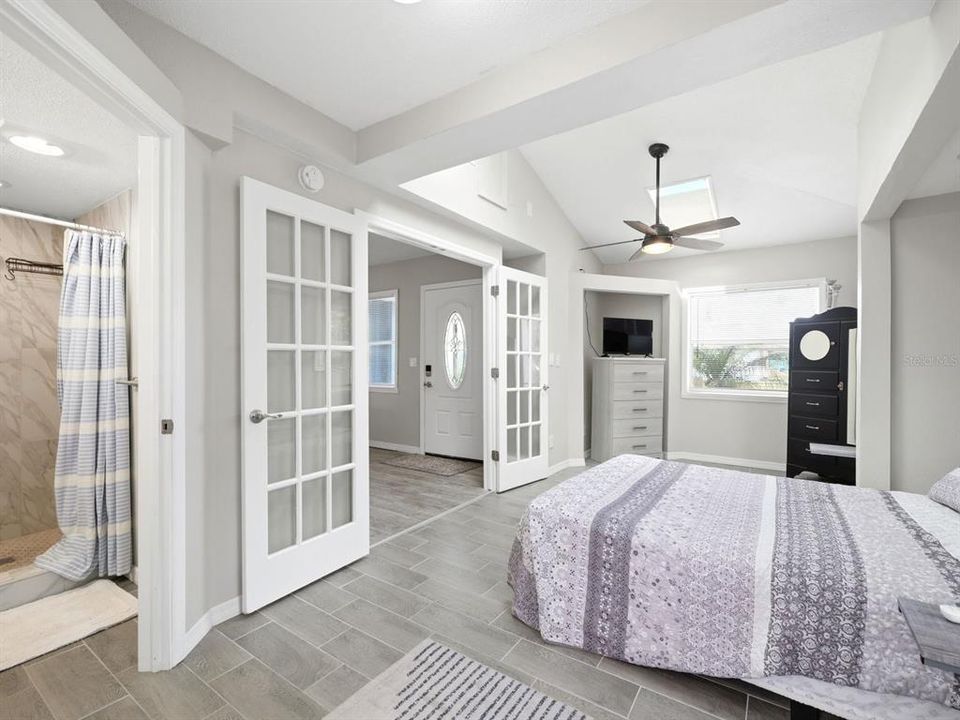 For Sale: $689,000 (2 beds, 2 baths, 1148 Square Feet)
