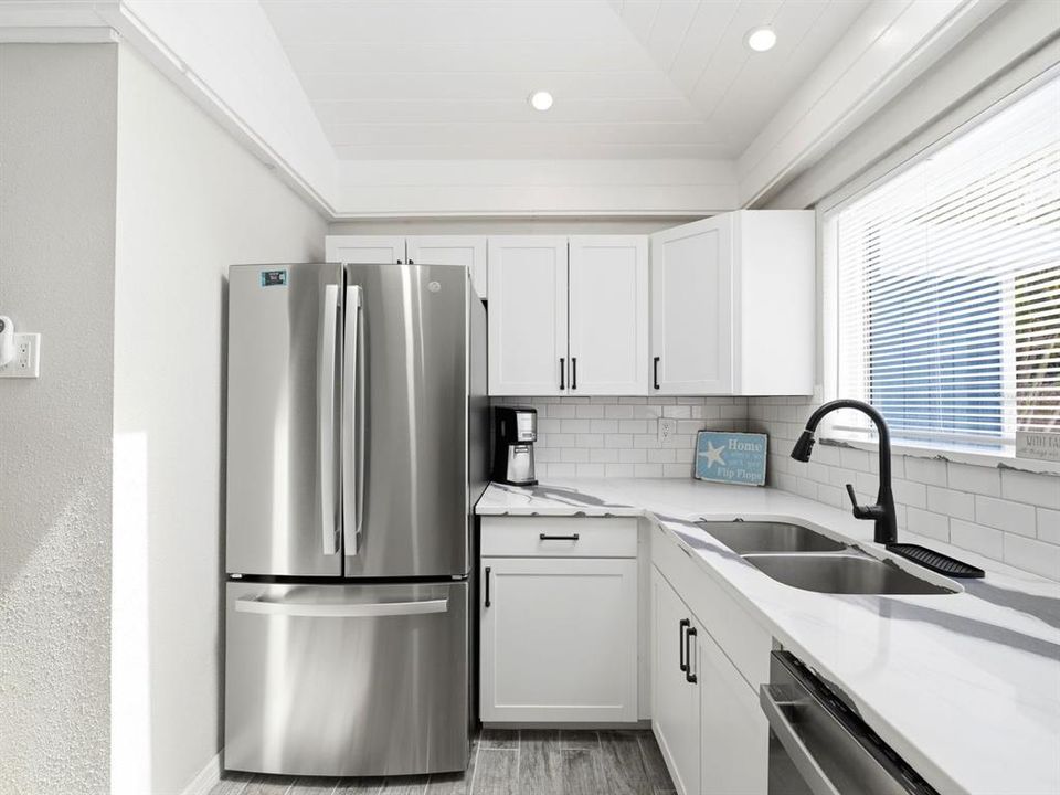 For Sale: $689,000 (2 beds, 2 baths, 1148 Square Feet)