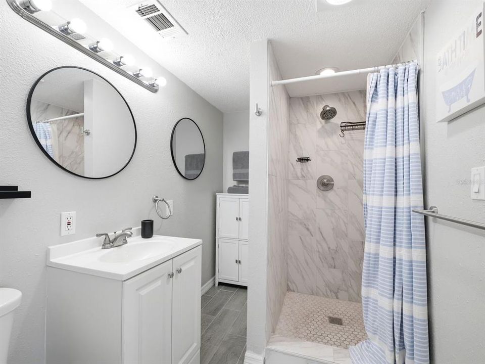 For Sale: $689,000 (2 beds, 2 baths, 1148 Square Feet)