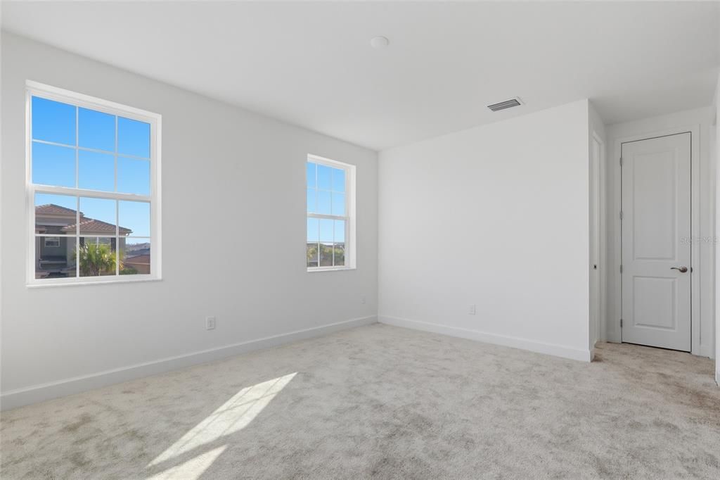 En Venta: $679,000 (5 camas, 5 baños, 3307 Pies cuadrados)