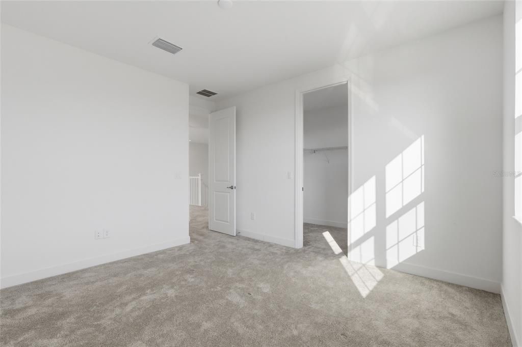 En Venta: $679,000 (5 camas, 5 baños, 3307 Pies cuadrados)