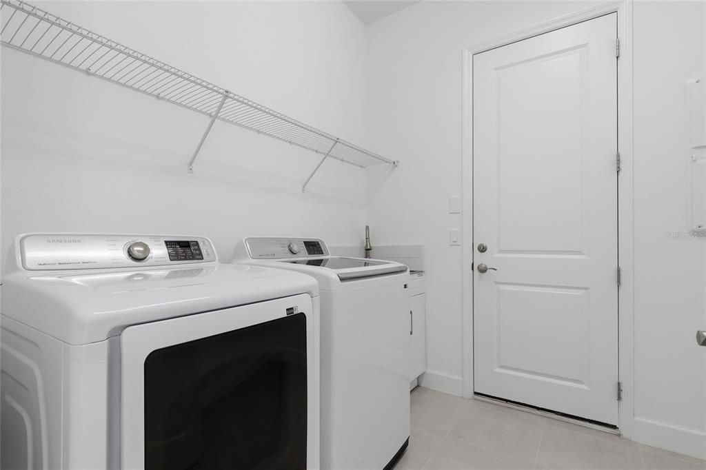 En Venta: $679,000 (5 camas, 5 baños, 3307 Pies cuadrados)