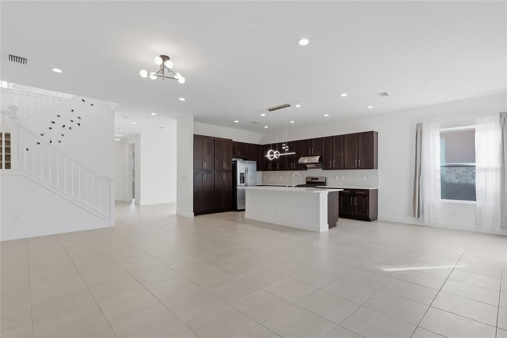 En Venta: $679,000 (5 camas, 5 baños, 3307 Pies cuadrados)