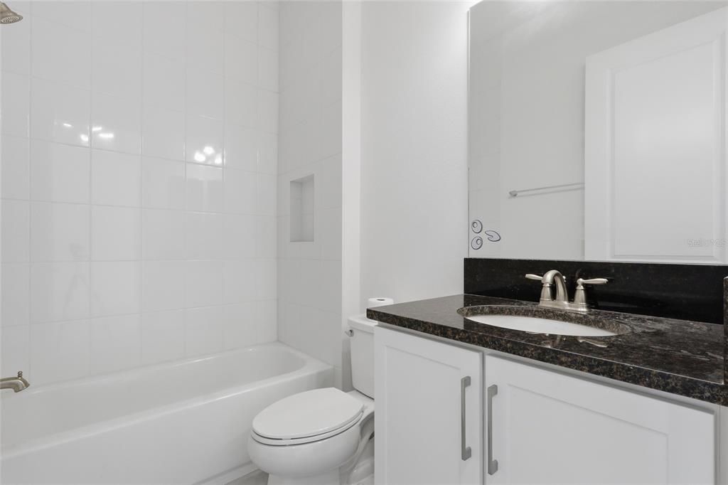 En Venta: $679,000 (5 camas, 5 baños, 3307 Pies cuadrados)