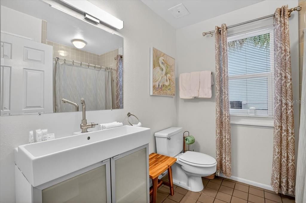 For Sale: $1,595,000 (3 beds, 3 baths, 2019 Square Feet)