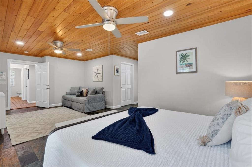 For Sale: $1,595,000 (3 beds, 3 baths, 2019 Square Feet)