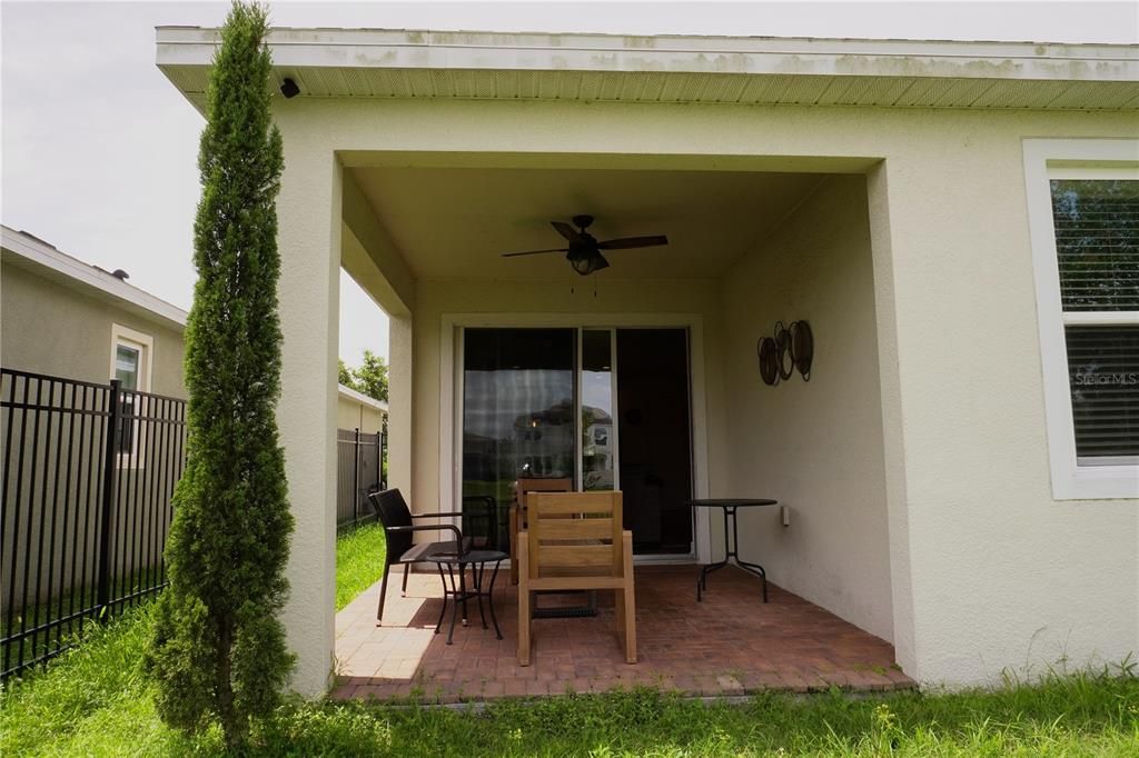 For Rent: $2,500 (4 beds, 2 baths, 1714 Square Feet)