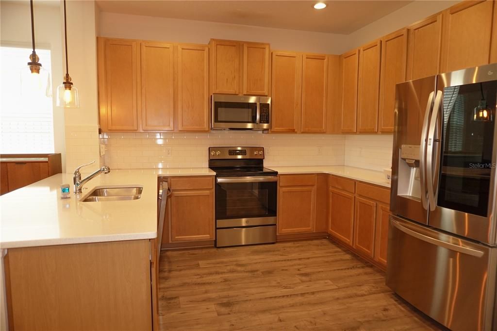 For Rent: $2,500 (4 beds, 2 baths, 1714 Square Feet)