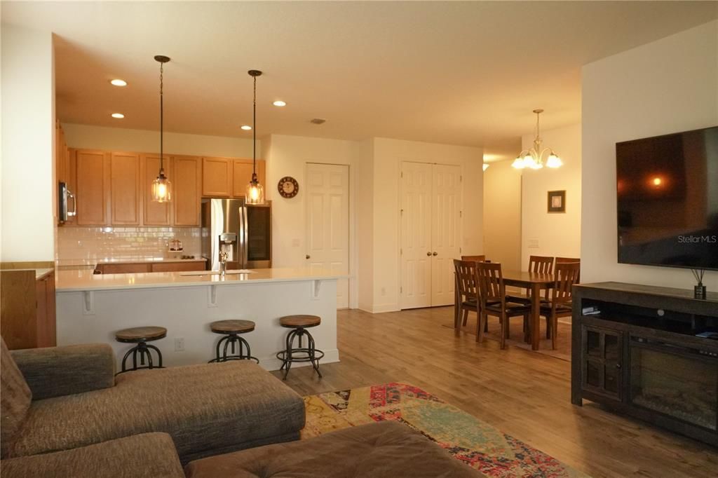 For Rent: $2,500 (4 beds, 2 baths, 1714 Square Feet)
