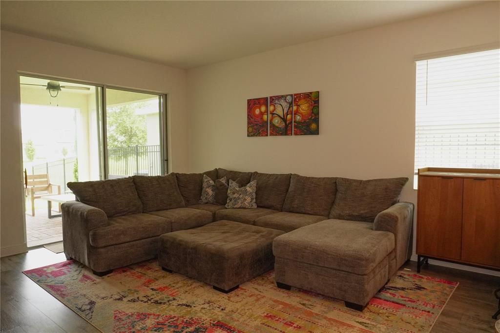 For Rent: $2,500 (4 beds, 2 baths, 1714 Square Feet)