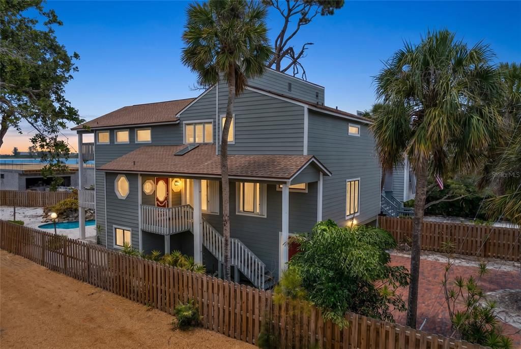 For Rent: $6,500 (4 beds, 4 baths, 3031 Square Feet)