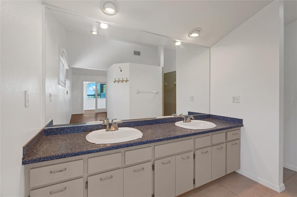 For Rent: $6,500 (4 beds, 4 baths, 3031 Square Feet)
